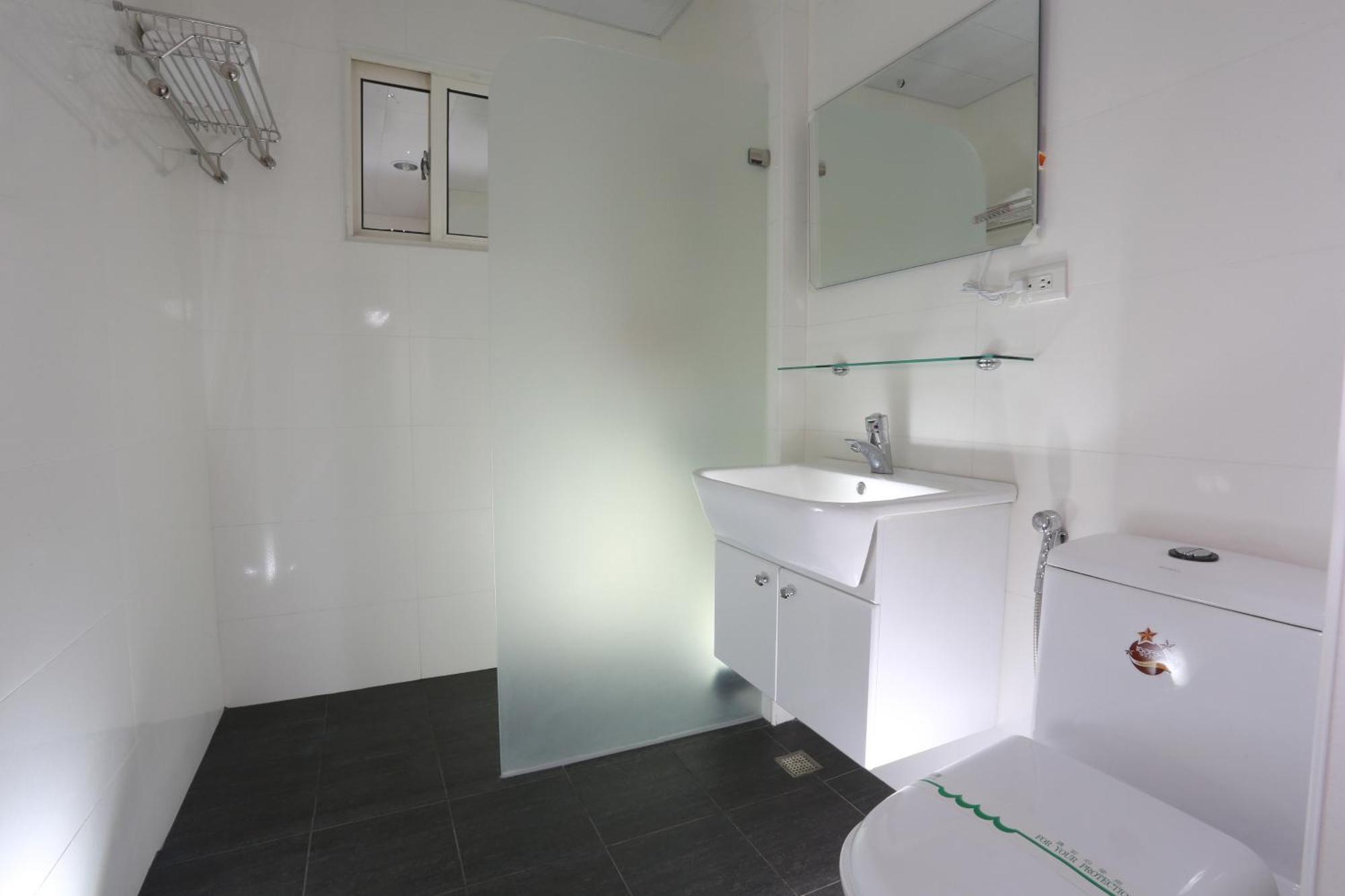 Guo Chen Hotel Луодонг Екстериор снимка